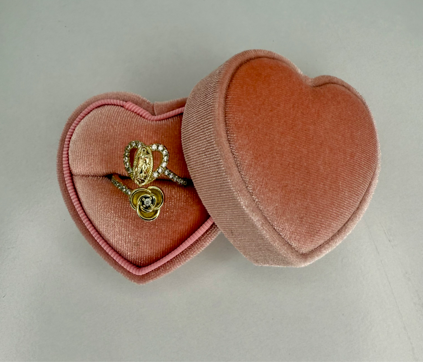 Anillo virgencita oro