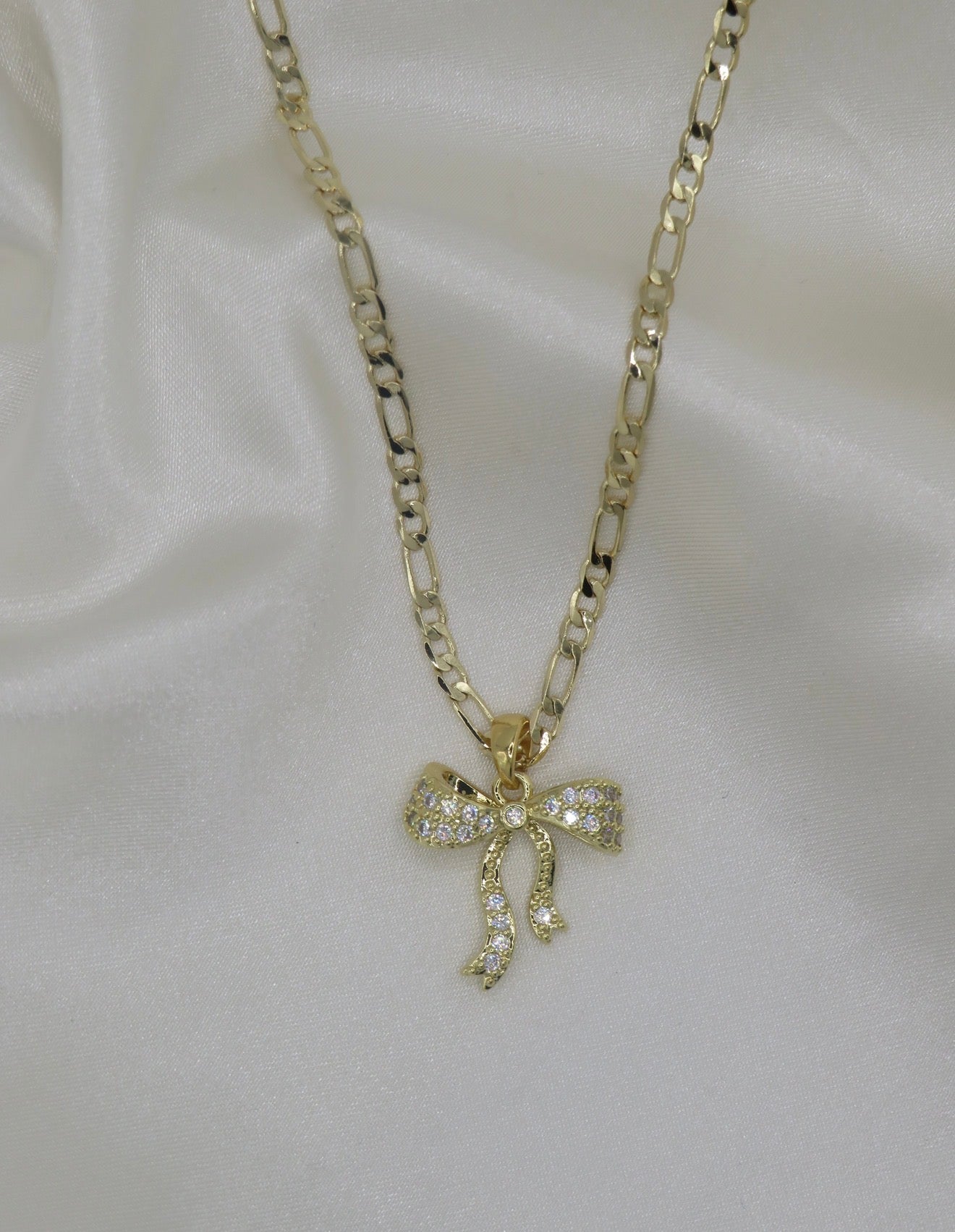 Shimmer bow necklace